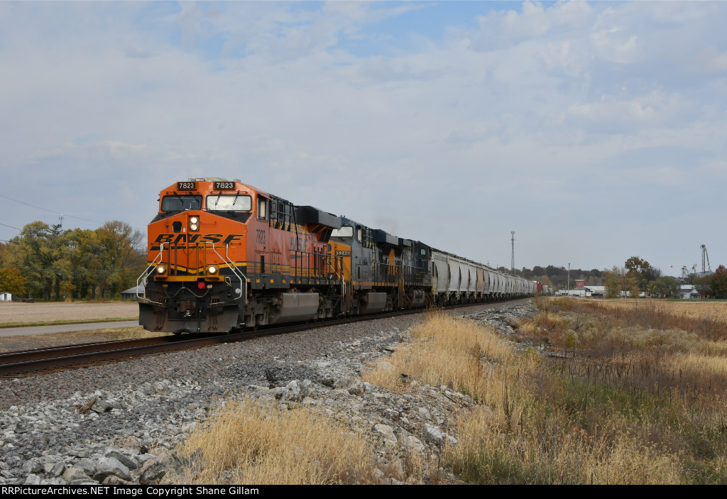 BNSF 7823